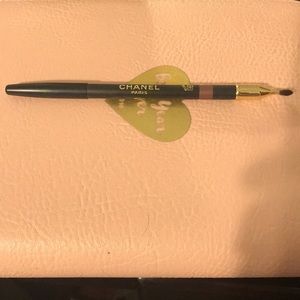 Chanel Lip Definer